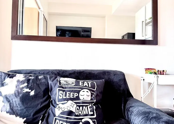 Modern In Makati With Stylish Escape Apartment