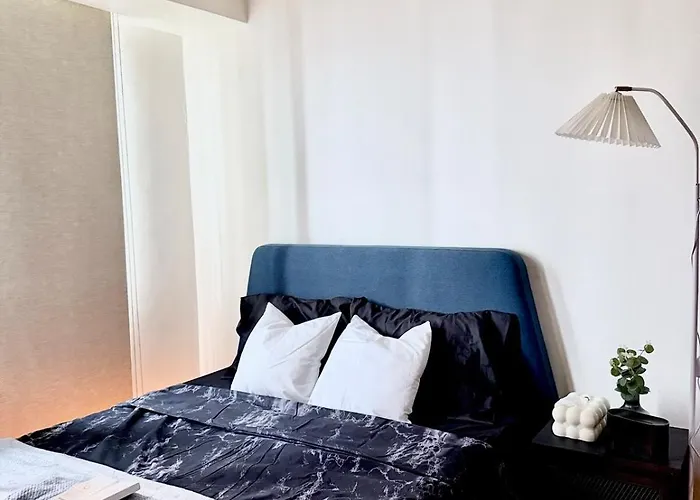 Modern In Makati With Stylish Escape * Manila