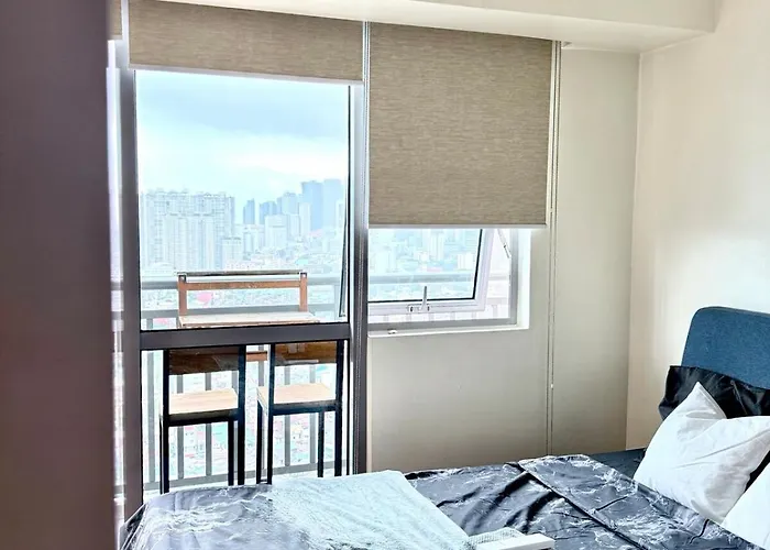 Modern In Makati With Stylish Escape Apartment Manila