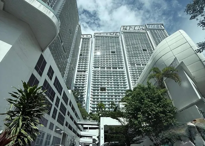 Modern In Makati With Stylish Escape