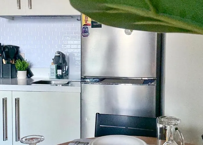 Modern In Makati With Stylish Escape Apartment Manila